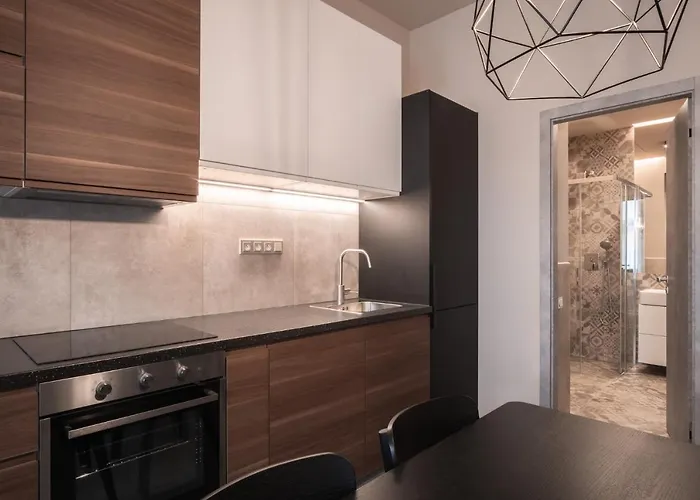 Rimska 14 Aparthotel 4*