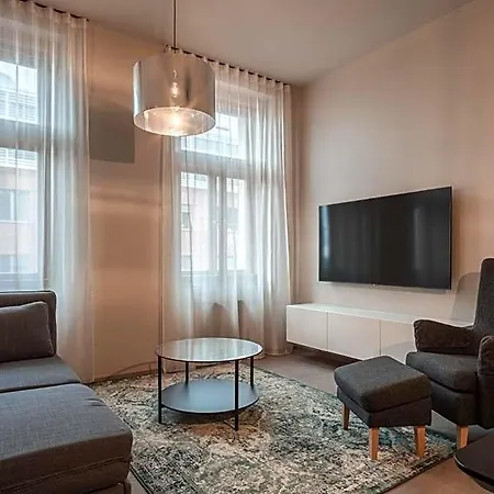 Aparthotel Rimska 14 4*