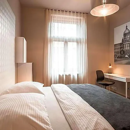 Aparthotel Rimska 14 4*