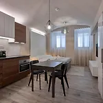 Rimska 14 شقة فندقية 4*