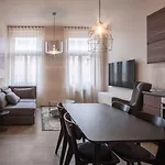 شقة فندقية Rimska 14 براغ