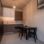 Rimska 14 4* براغ