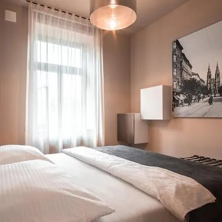 Rimska 14 Apartmanhotel Prága
