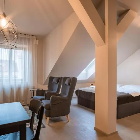 Aparthotel Rimska 14 4*